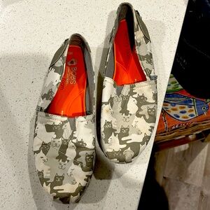 Bobs for Cats from Skechers Memory Foam Womens 8.5